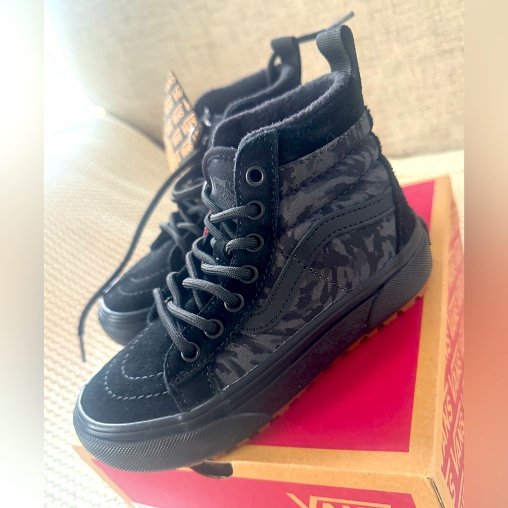 VANS KIDS SK8-hi. New With Tags. Black and really cool looking!